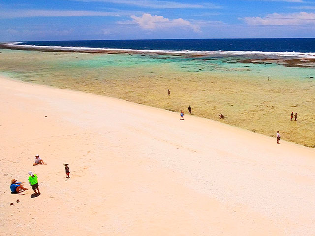 Sables roses with Orava Excursions in Rangiroa